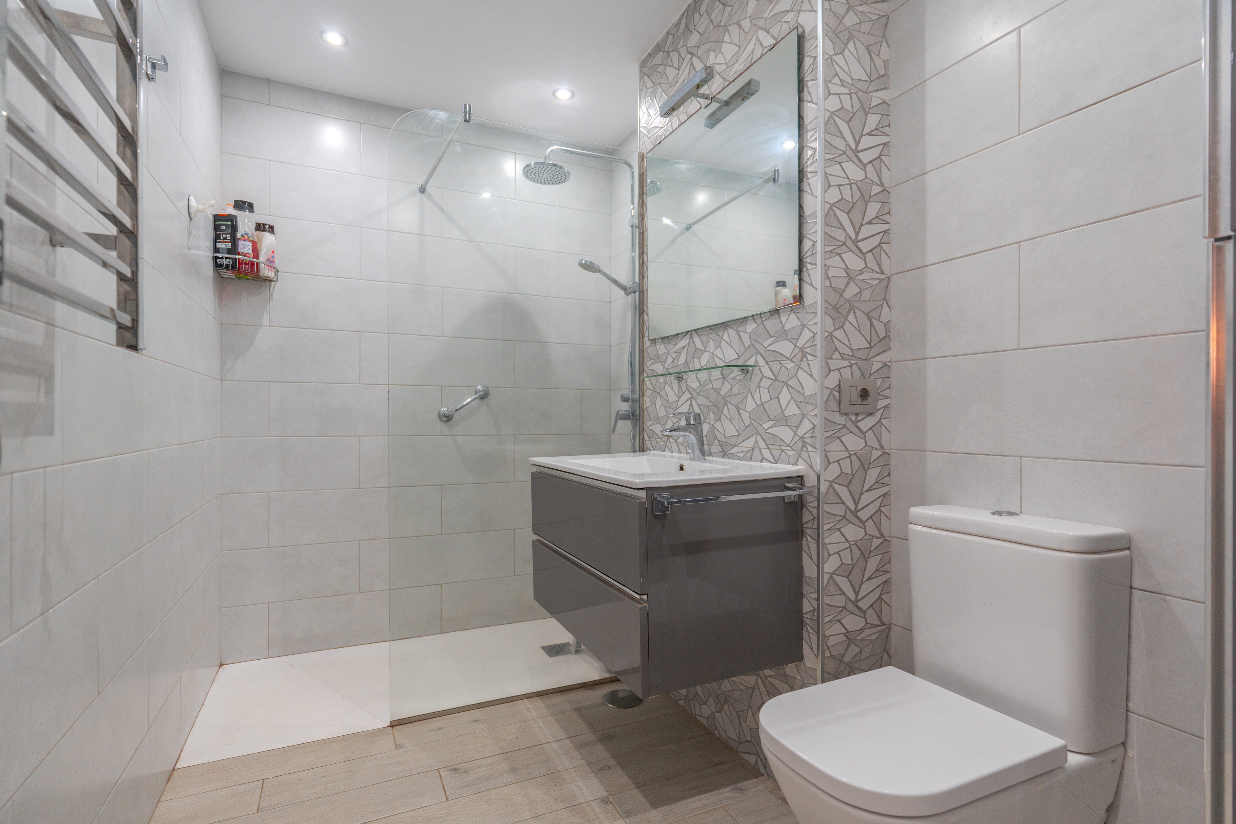 1 Bedroom | Victoria Court 1 — photo 9